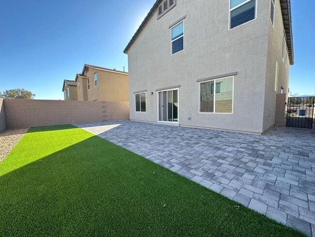 Building Photo - 4bd/2.5bath Single Family Home