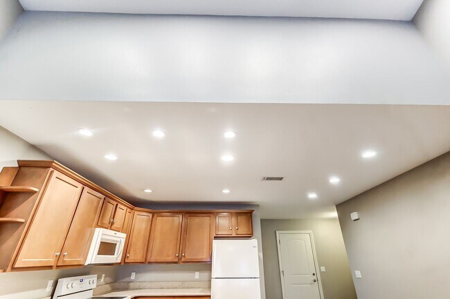 Building Photo - Victory Place Villas - 2 Bedroom, 2 Bathroom - End Unit