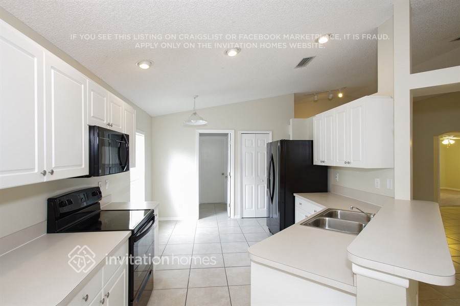 Building Photo - 2414 Bayhill Dr