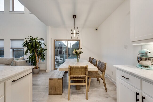 Building Photo - 2955 Stunning Dr