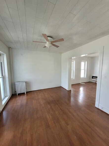 Building Photo - 211-213 Montgomery Ave