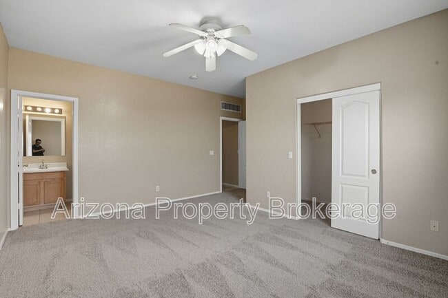 Building Photo - 2219 N 92nd Dl
