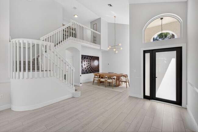 Building Photo - 2114 Chagall Cir