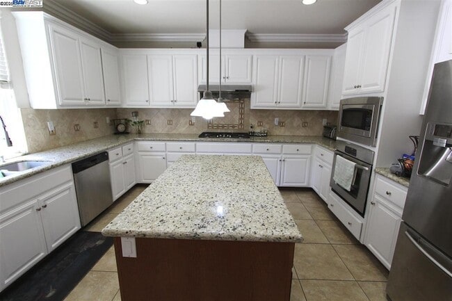 Building Photo - 5199 Salerno Dr