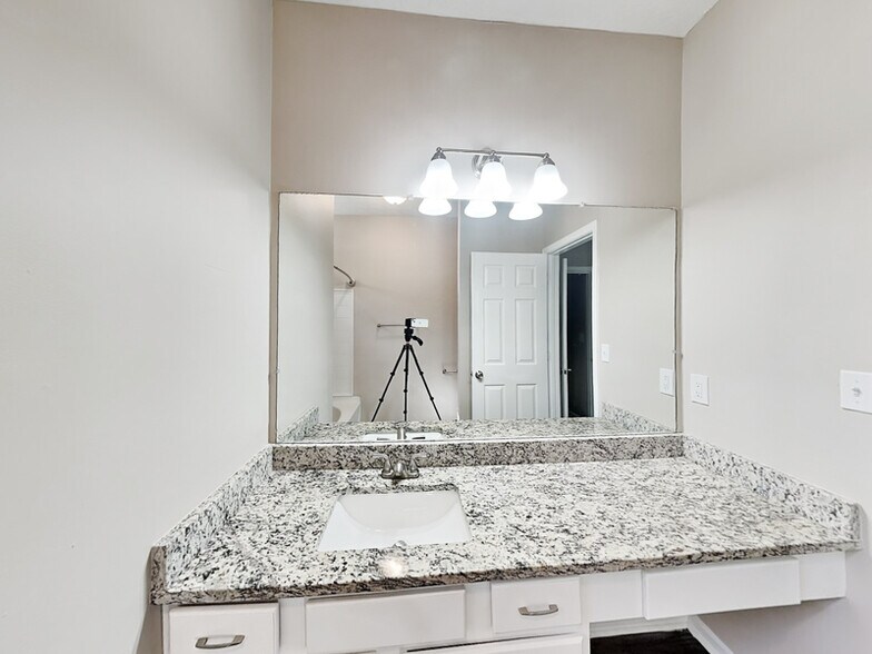 Building Photo - 217 Autumn Ridge Dr