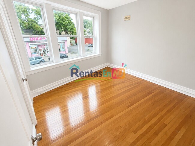 Building Photo - 846 S Orange Ave