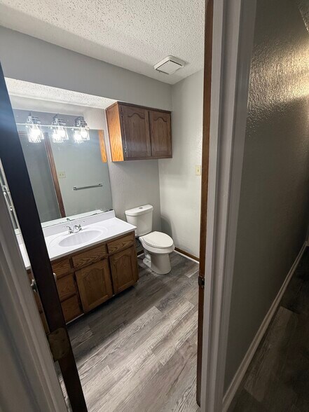 Bathroom - 1401 Lackey Ct