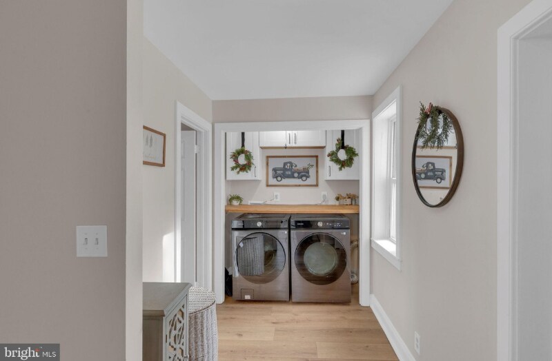 Building Photo - 132 S Main St