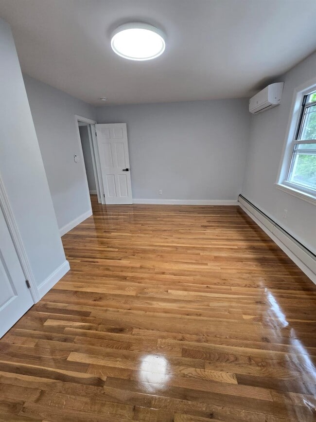 Primary Photo - 251-25 Thornhill Ave