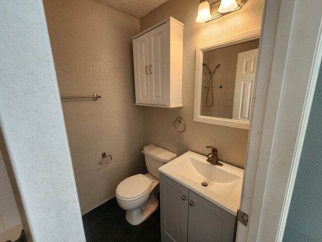 Building Photo - 5632 Pinerock Rd