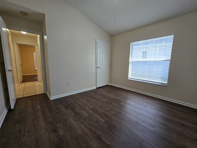 Building Photo - 3126 Stonehurst Cir