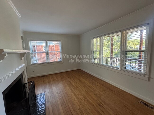 Building Photo - 3018 Medlin Dr
