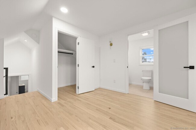 Building Photo - 141 Ridgewood Dr