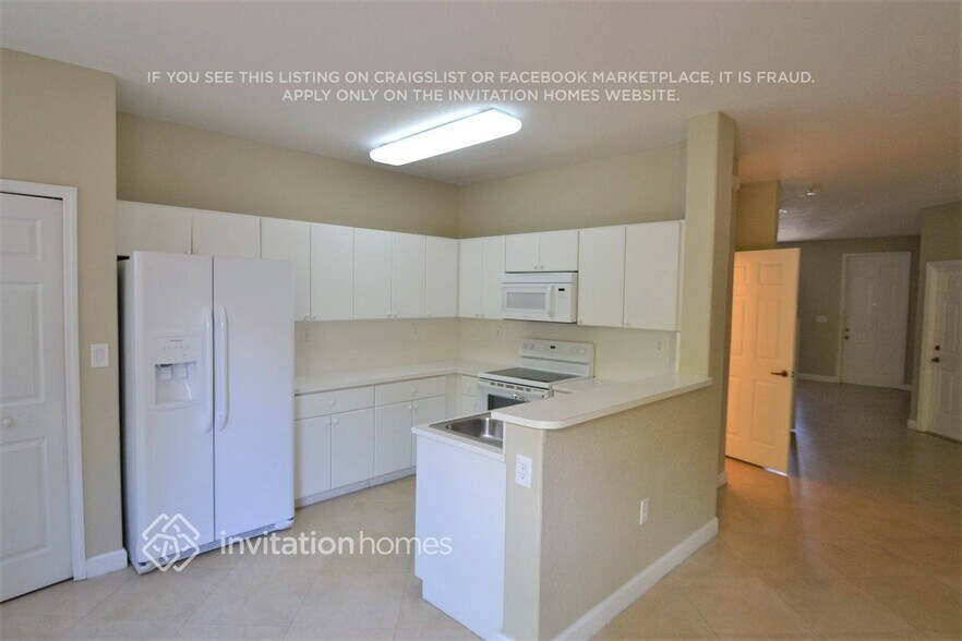 Building Photo - 7732 NW 114th Pl