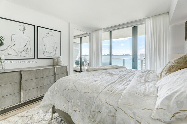 Building Photo - 650 NE 32nd St