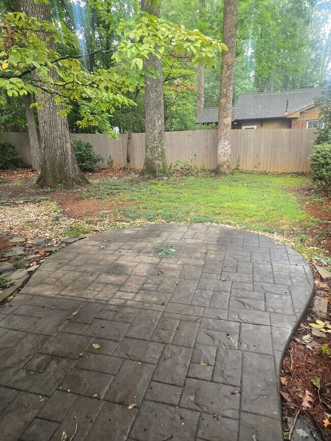 Building Photo - 2708 Courtney Ln