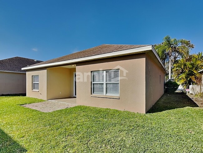 Building Photo - 823 Springwood Cir