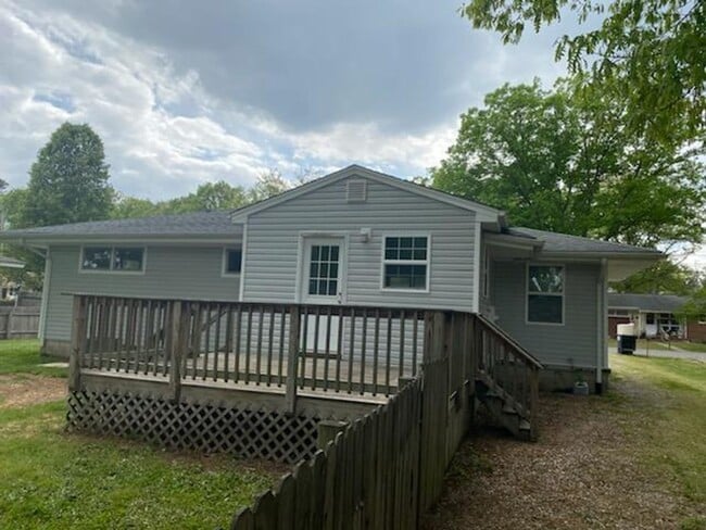 Building Photo - AVAILABLE NOW IN ENON AREA OF CHESTERFIELD COUNTY