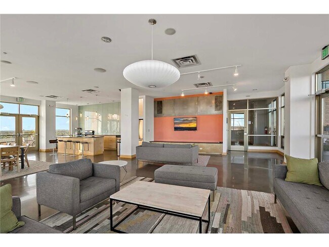 Building Photo - 2929 Chicago Ave