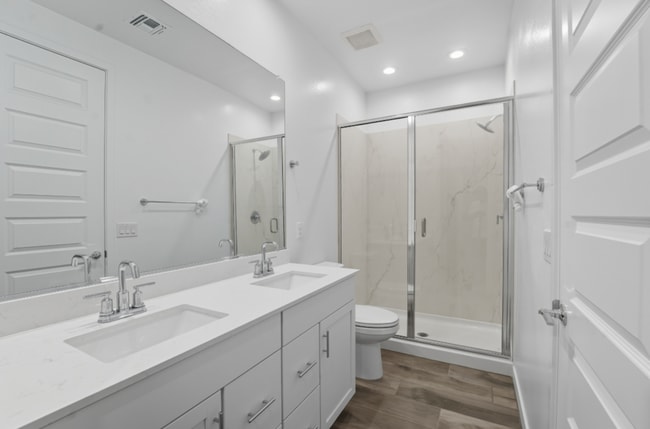 Building Photo - *Like Brand New Luxurious Modern 3 Bedroom 2 Bath Townhome in Warner Meadows!**