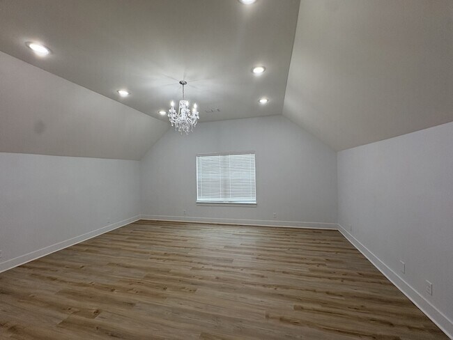 Building Photo - 5823 Bear Trl