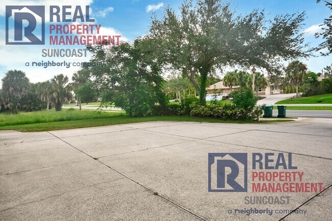 Building Photo - 230 Rotonda Blvd W