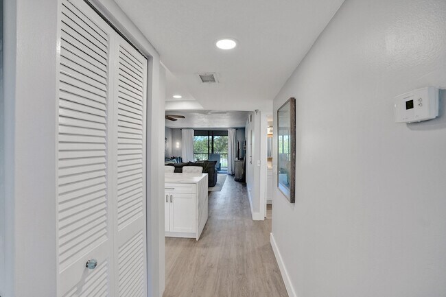 Building Photo - 2400 Deer Creek Country Club Blvd