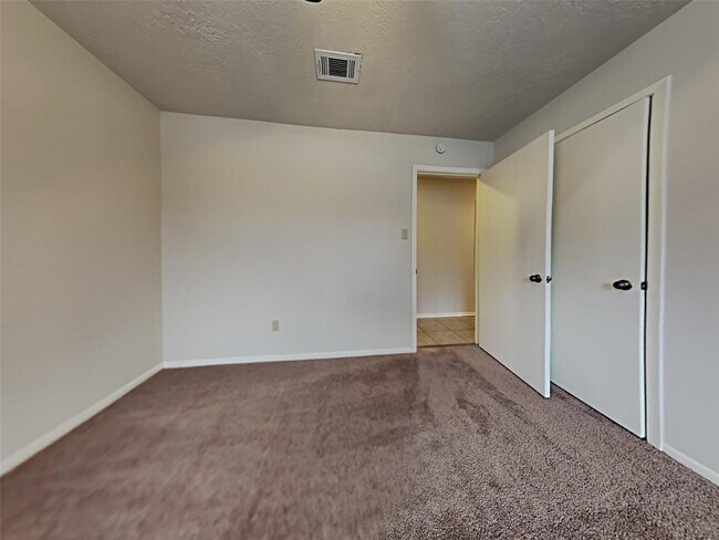 Building Photo - 603 Blue Ridge Dr