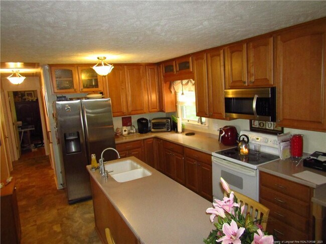 Building Photo - 531 Dewitt Williams Rd