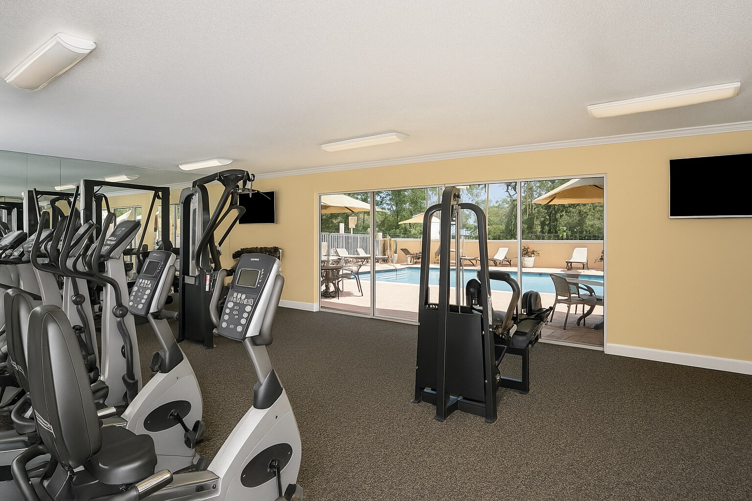 Building Photo - 1800 Sans Souci Blvd