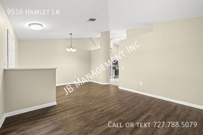 Building Photo - 9516 Hamlet Ln