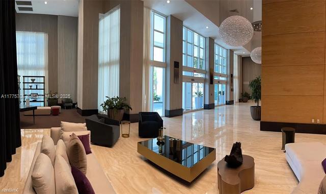 Building Photo - 950 Brickell Bay Dr