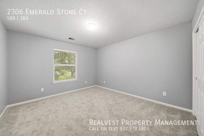 Building Photo - 2306 Emerald Stone Ct