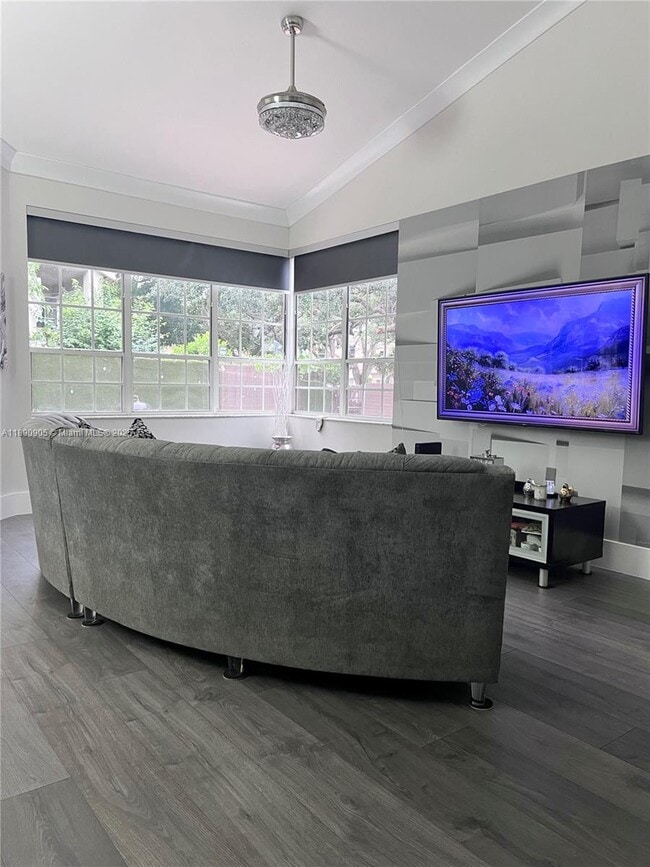 Building Photo - 1371 Bayview Cir