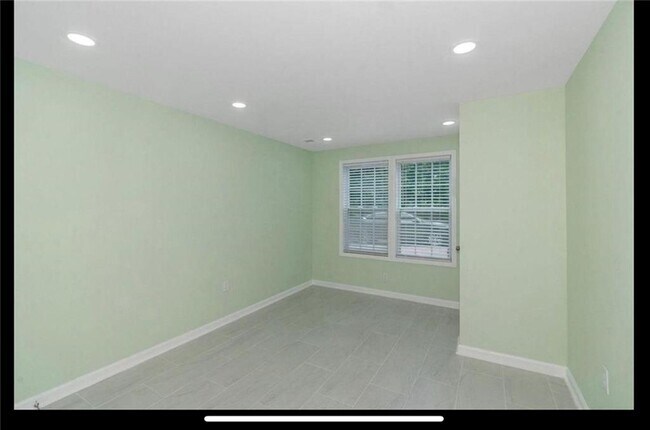 Building Photo - 156 Plantation Trce