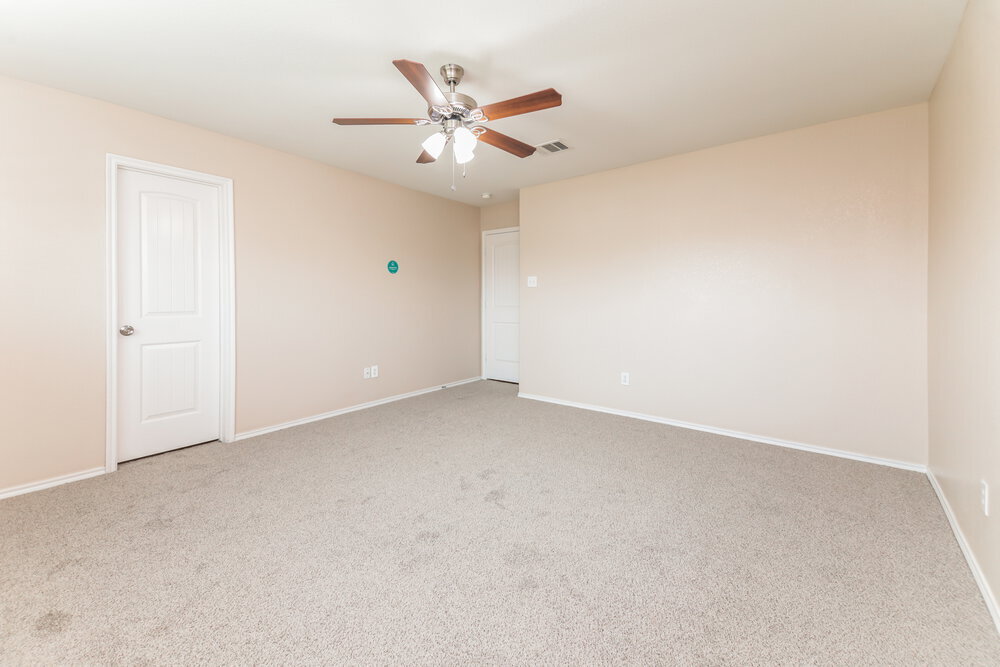 Building Photo - 2033 Club Oak Dr