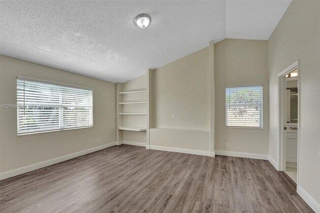 Building Photo - 1224 Sussex St