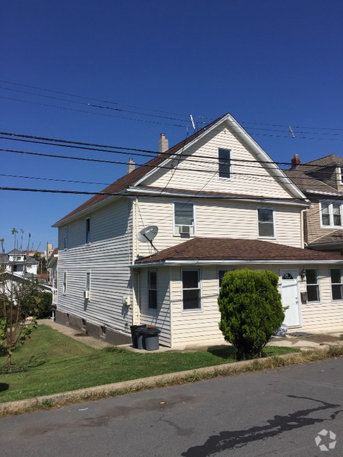 Building Photo - 142 W South St