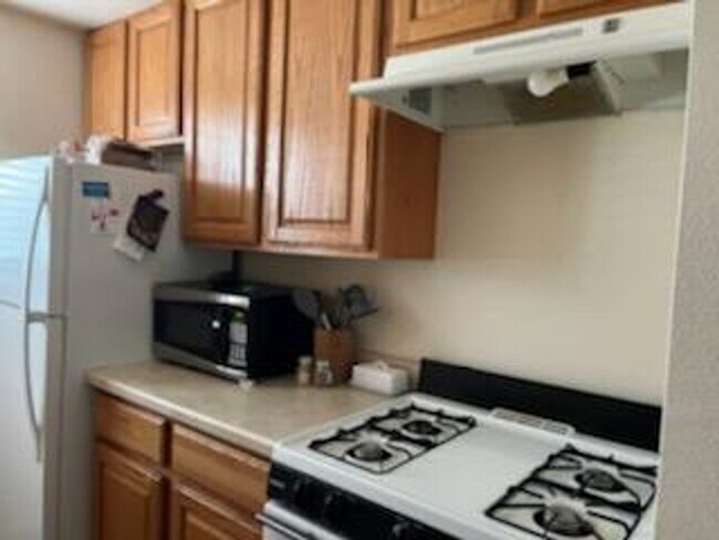 Building Photo - 1B/1B Pet Friendly Apartment South of BYU