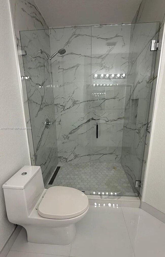 Building Photo - 7655 NW 116th Ave