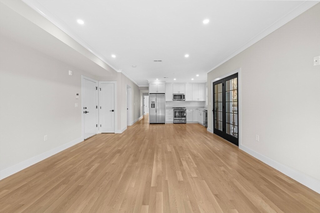 Building Photo - 279 Lamartine St