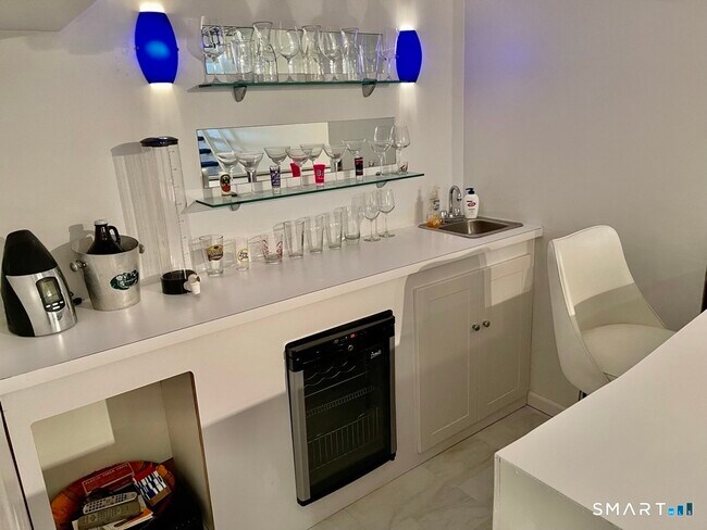 Building Photo - 448 Cypress Rd