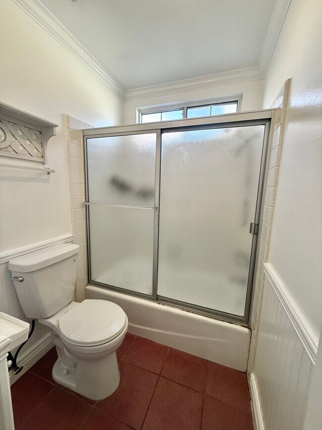 Building Photo - 5BD/4BA POOL HOME IN ALTA VISTA SOUTH | SOLAR SAVINGS | $6,500/mo