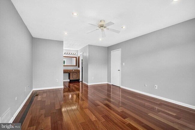 Building Photo - 12 Mershon Ln