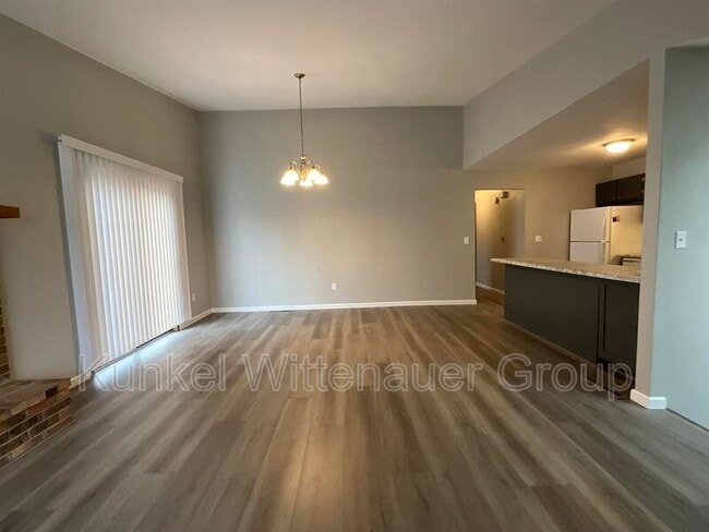 Building Photo - 158 Marion Dr