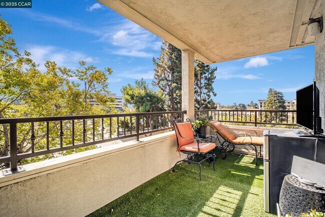 Building Photo - 22135 Sevilla Rd