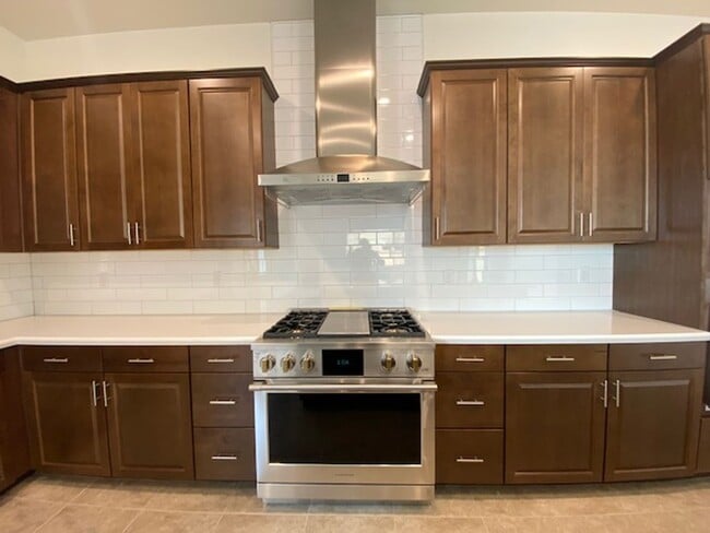 Building Photo - FULLY FURNISHED - ALMOST NEW 4 BED, 2.5 BATHS, 2 CAR GARAGE, 1 STORY IN NORTH LAKE COMMUNITY, NOR...
