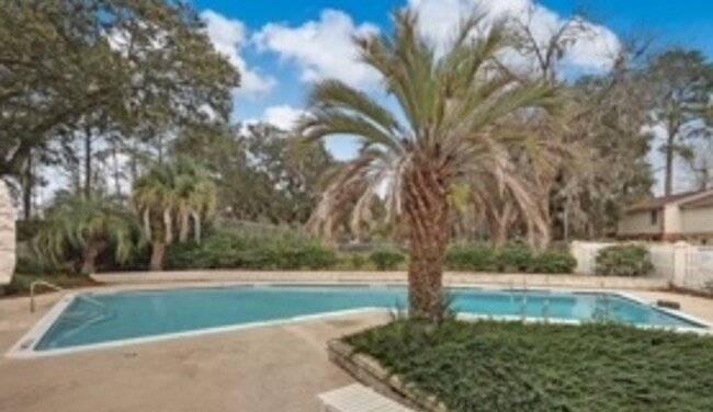 Building Photo - Charming Town Home Available August 12th.
