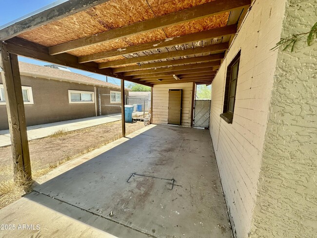 Building Photo - 4832 S 37th Ave