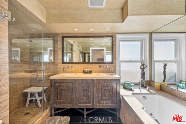 Building Photo - 712 Highland Ave